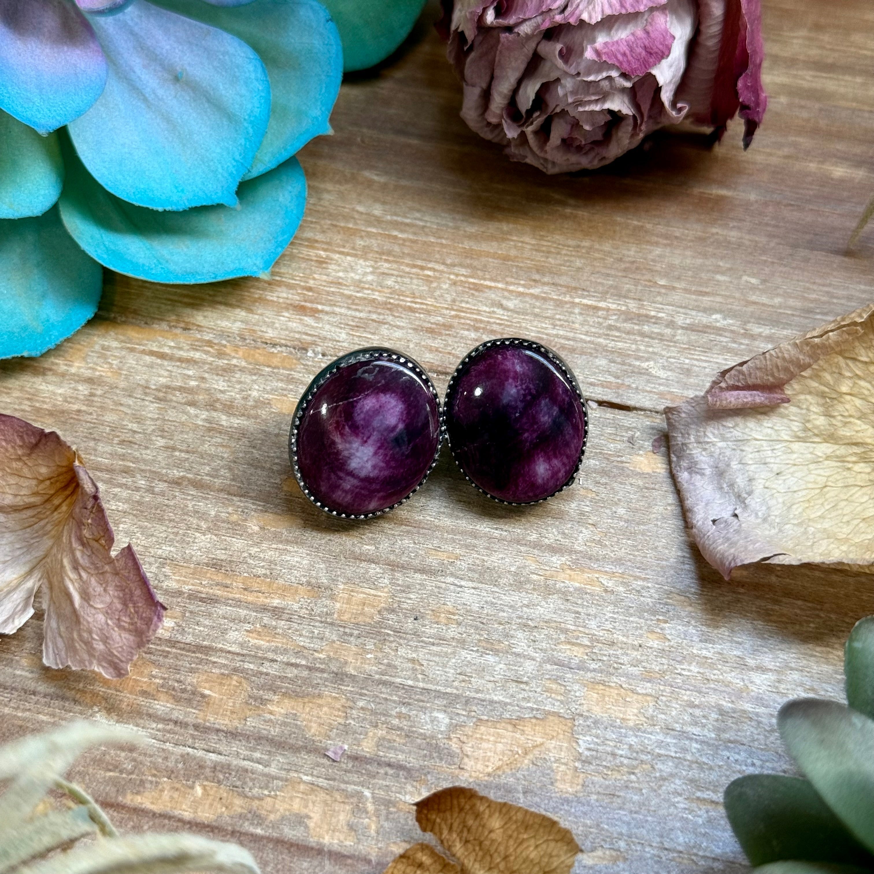 Purple Spiny Oyster Stud Earrings – Sterling Silver