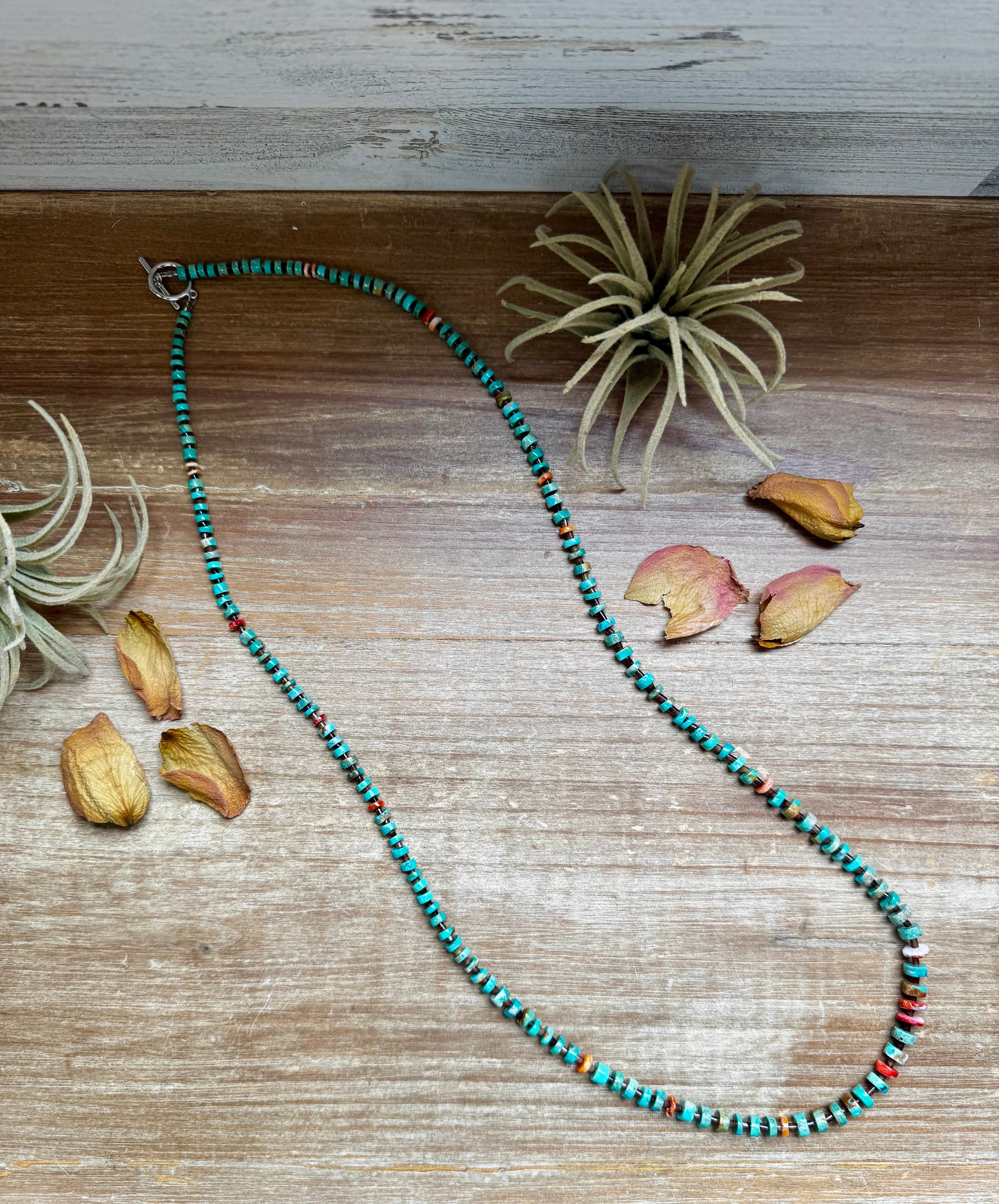 33” Graduated Turquoise & Spiny Oyster Necklace
