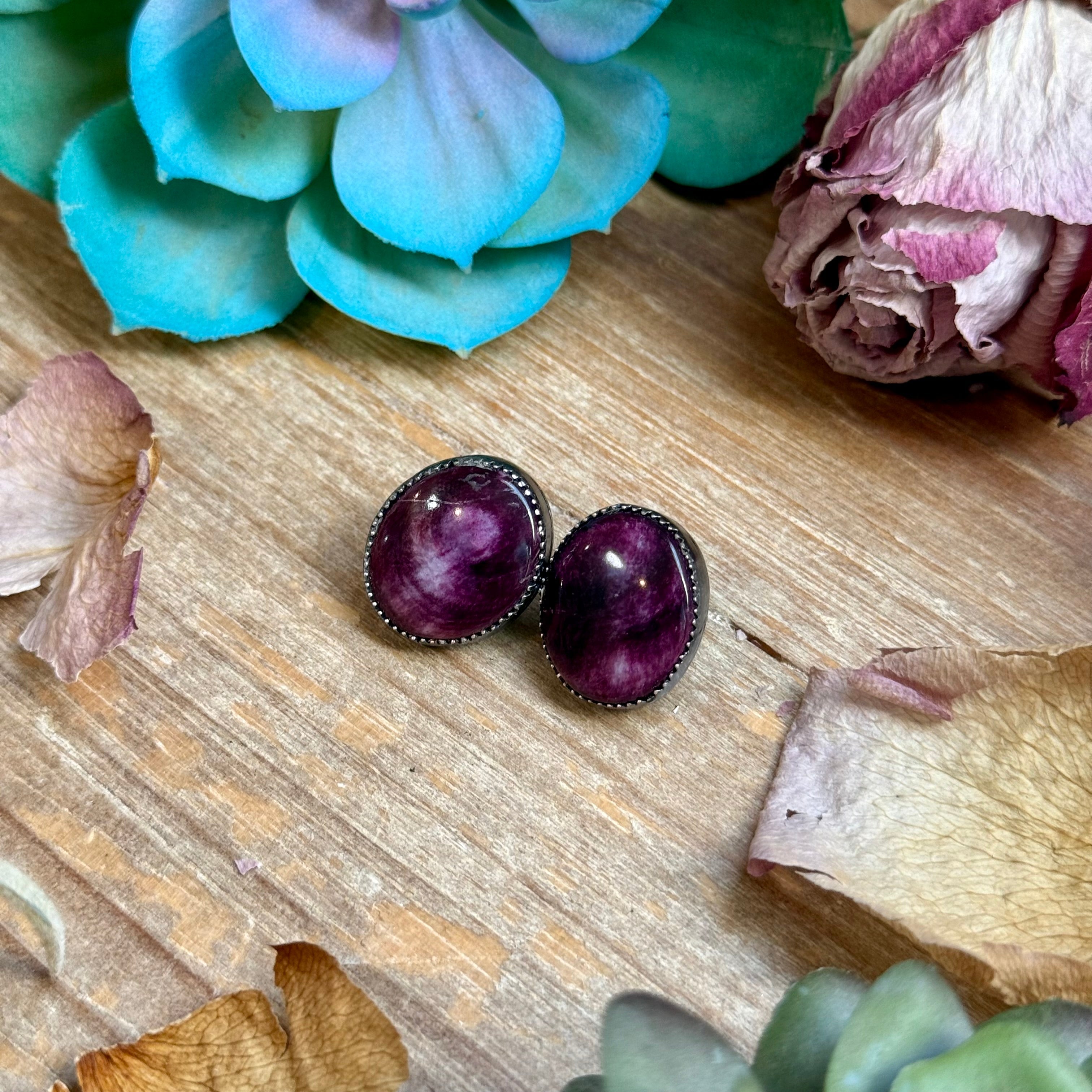 Purple Spiny Oyster Stud Earrings – Sterling Silver