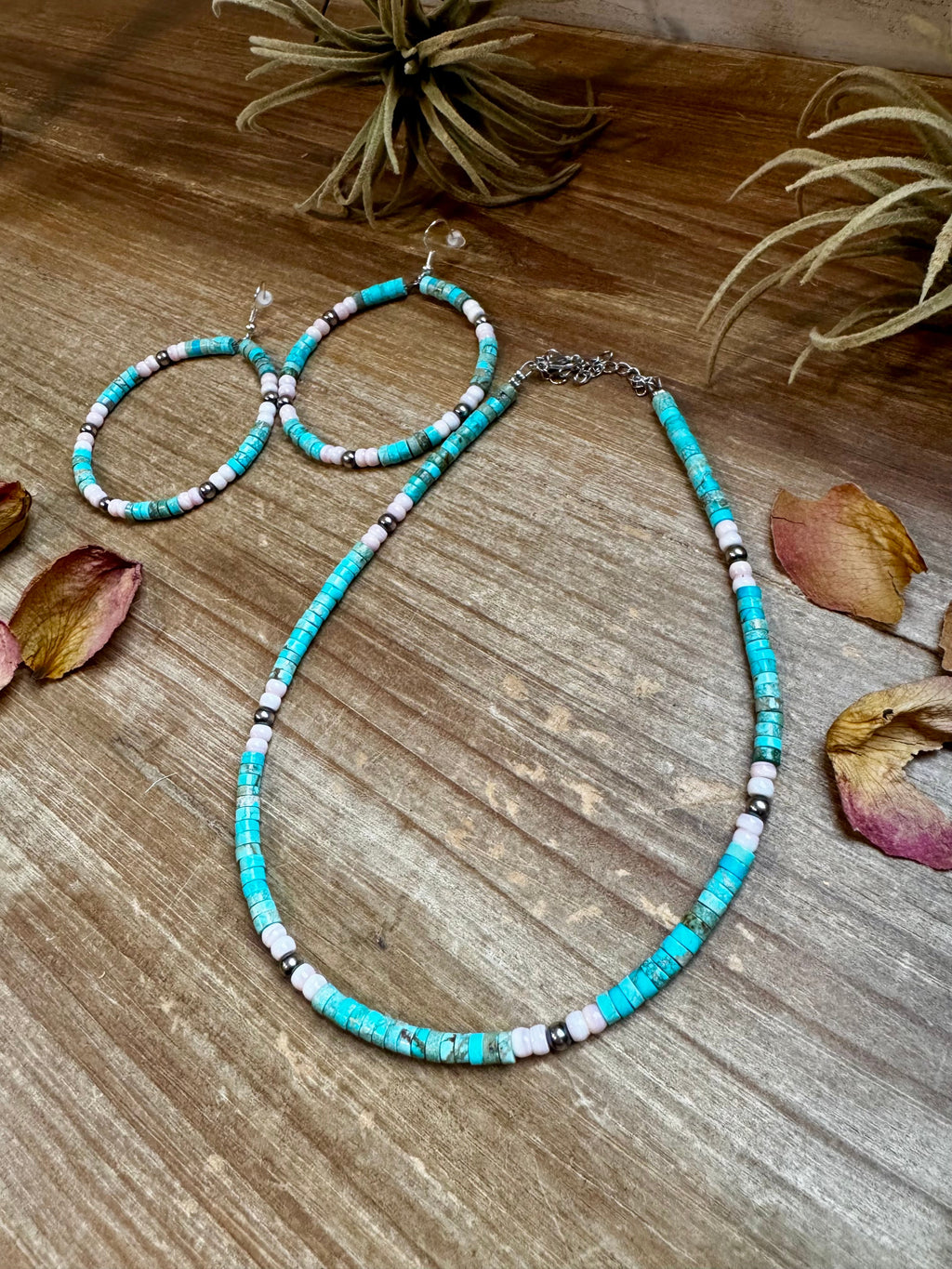 Turquoise Variscite & Pink Conch Choker - 14”