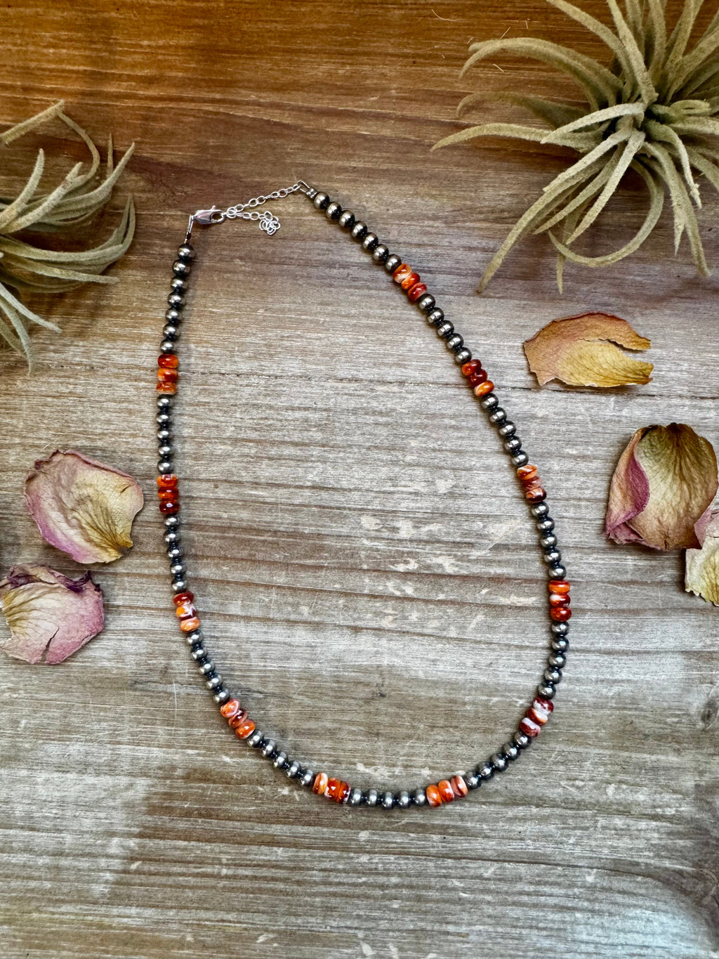 18-Inch Sterling Silver Pearl Necklace with Spiny Oyster (5mm)