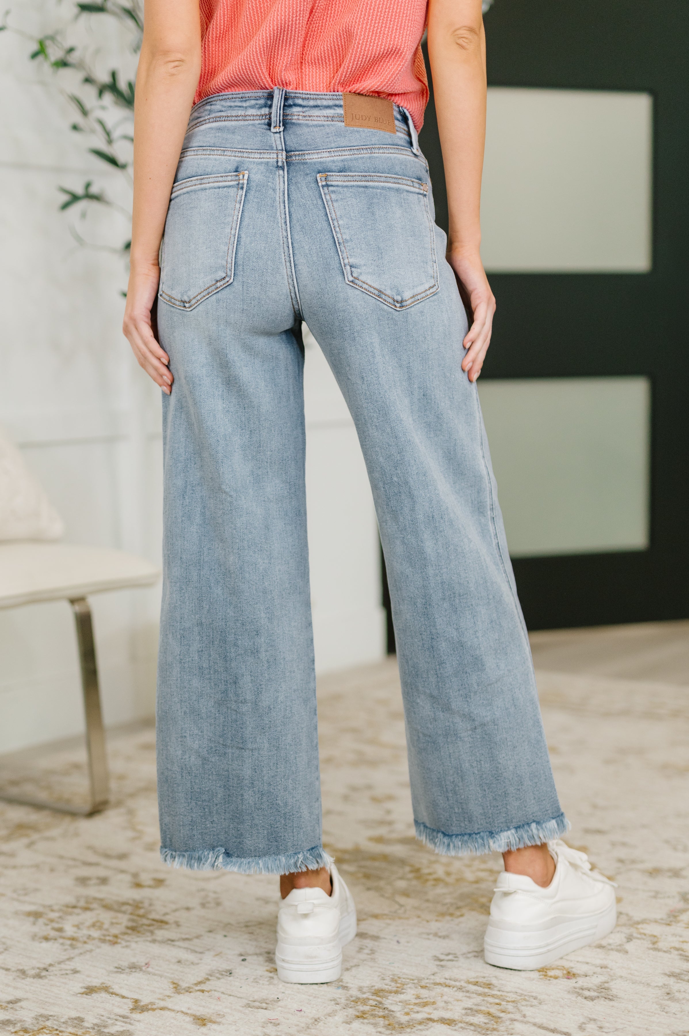 Judy Blue Mary Mid Rise Wide Leg Jeans – Fray Hem Ankle Denim