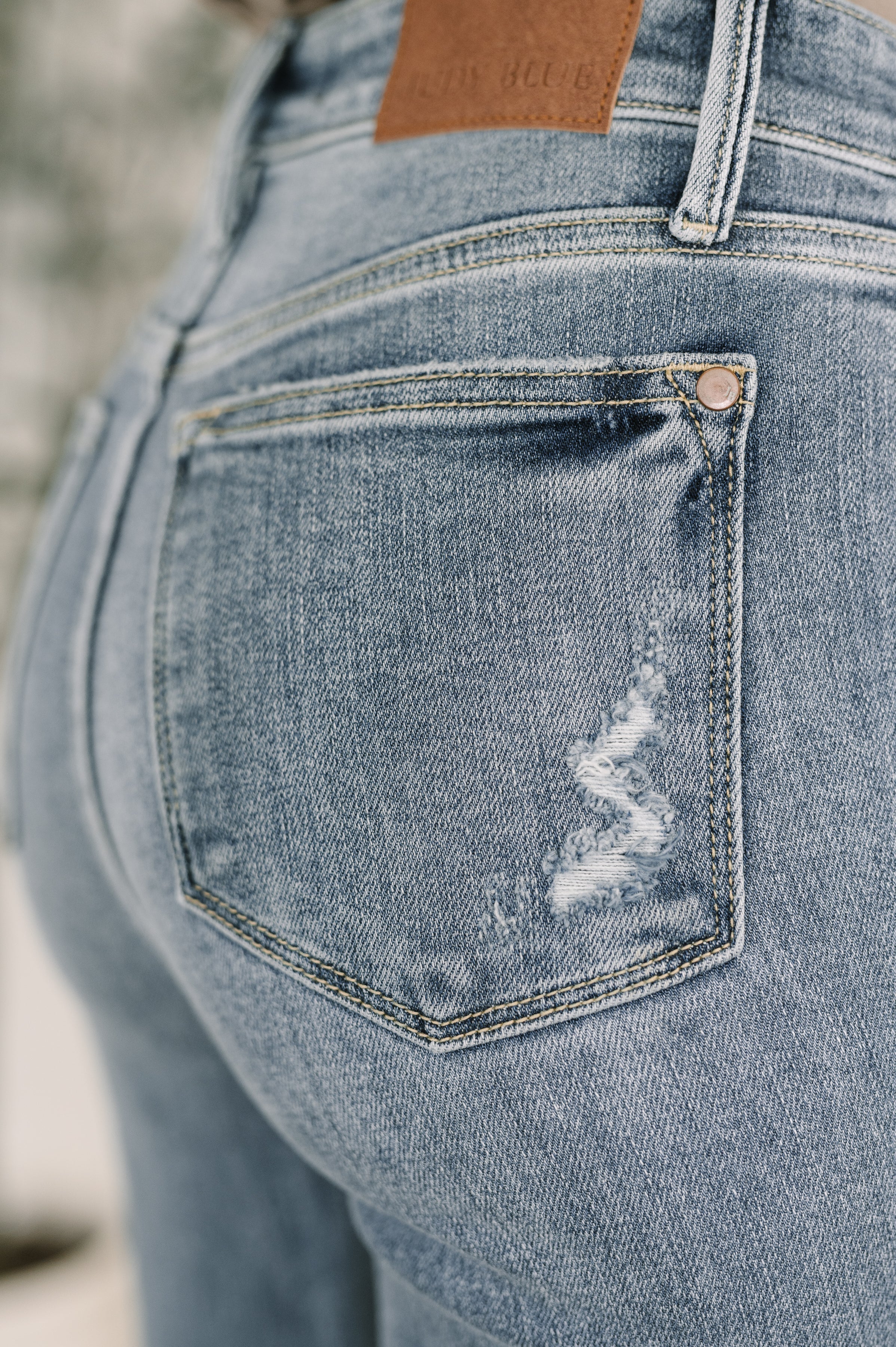 Robin High Waist Bootcut with Fray Hem