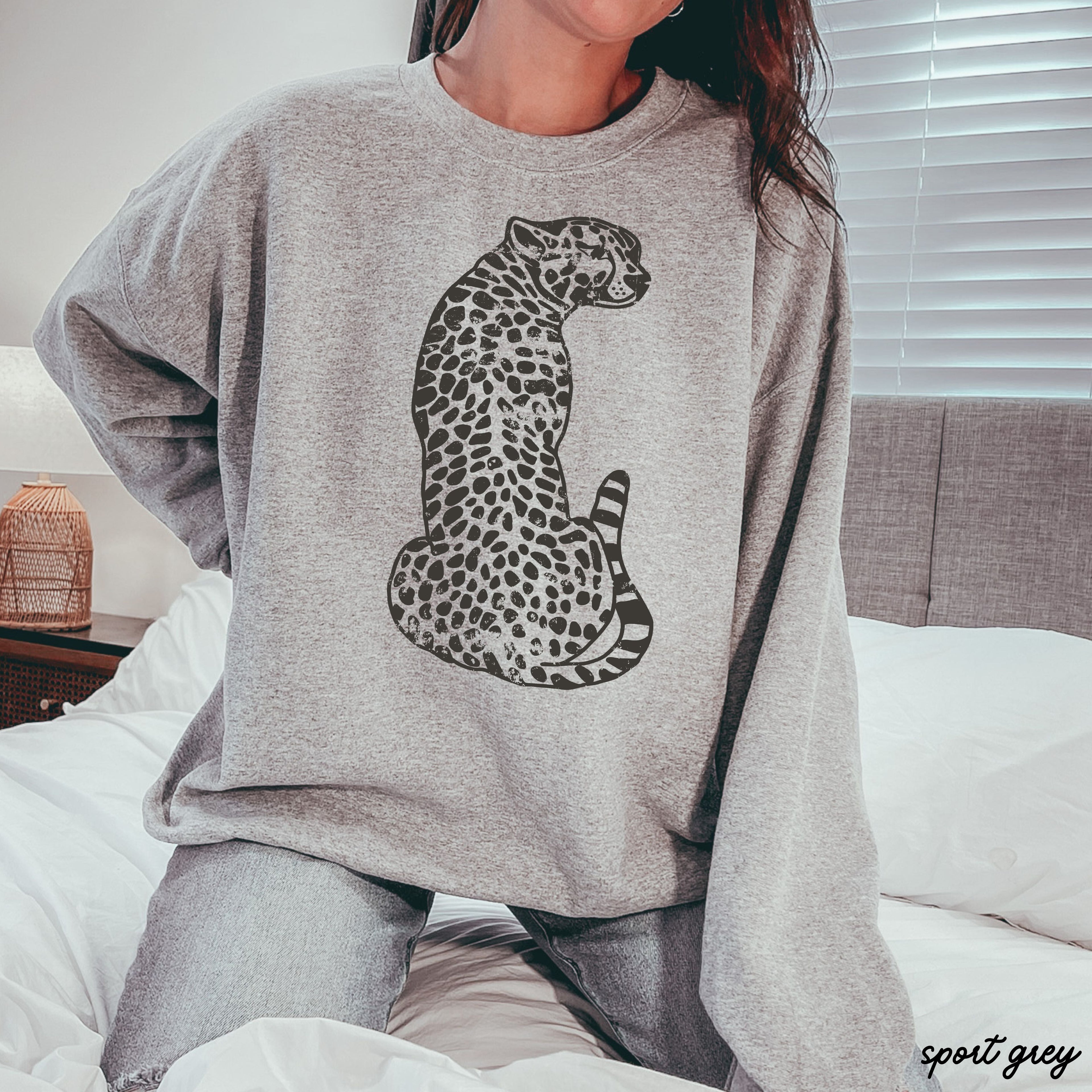 Sitting Cheetah Sweatshirt *5 Colors (S-3X)