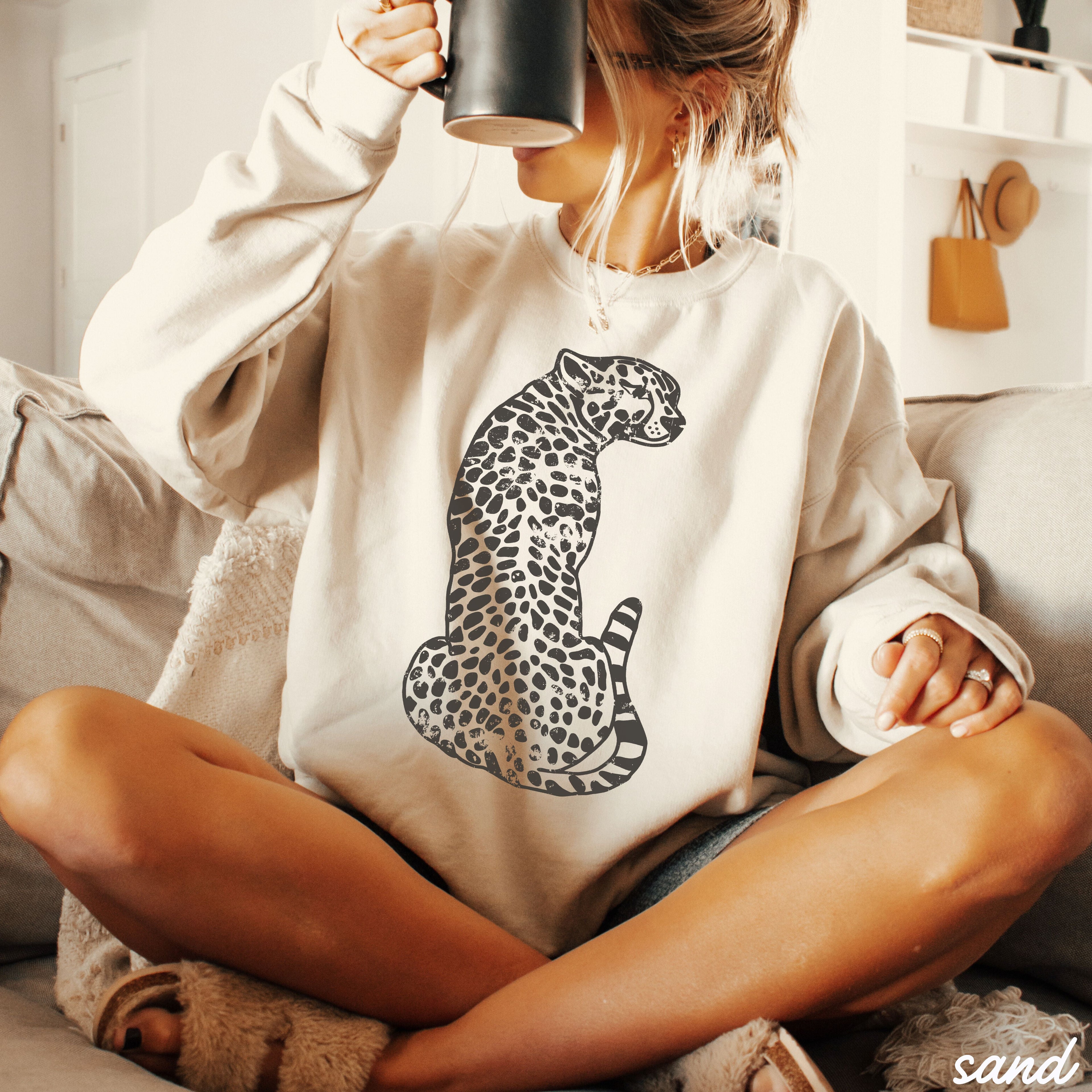 Sitting Cheetah Sweatshirt *5 Colors (S-3X)