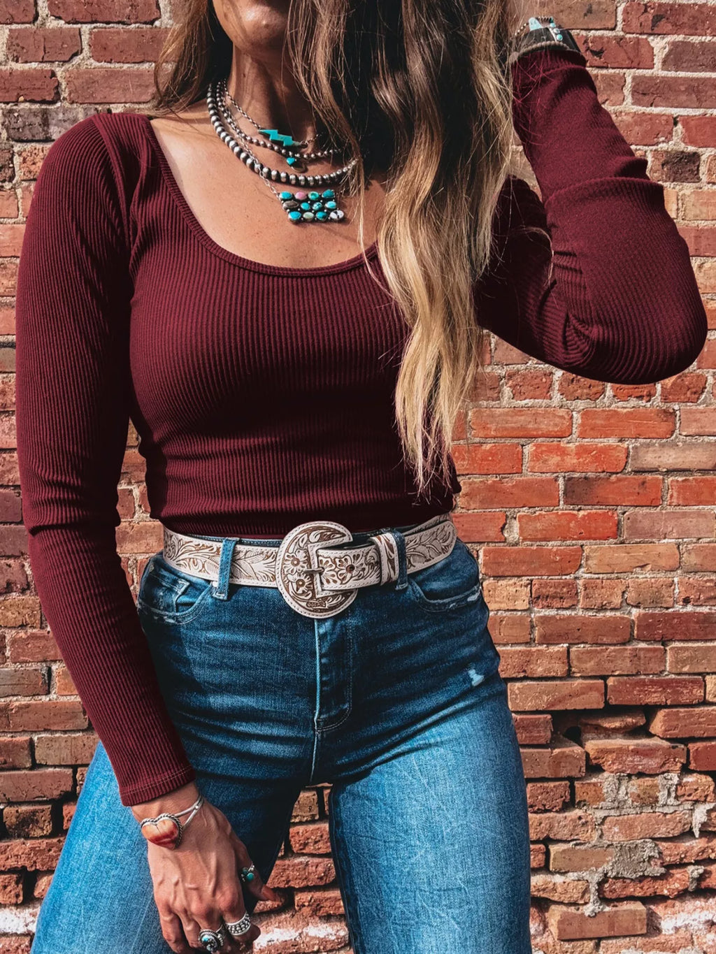 Women’s solid ribbed knit long sleeve fitted T-shirt, soft stretch texture, minimalist casual base layer for everyday and western outfits.